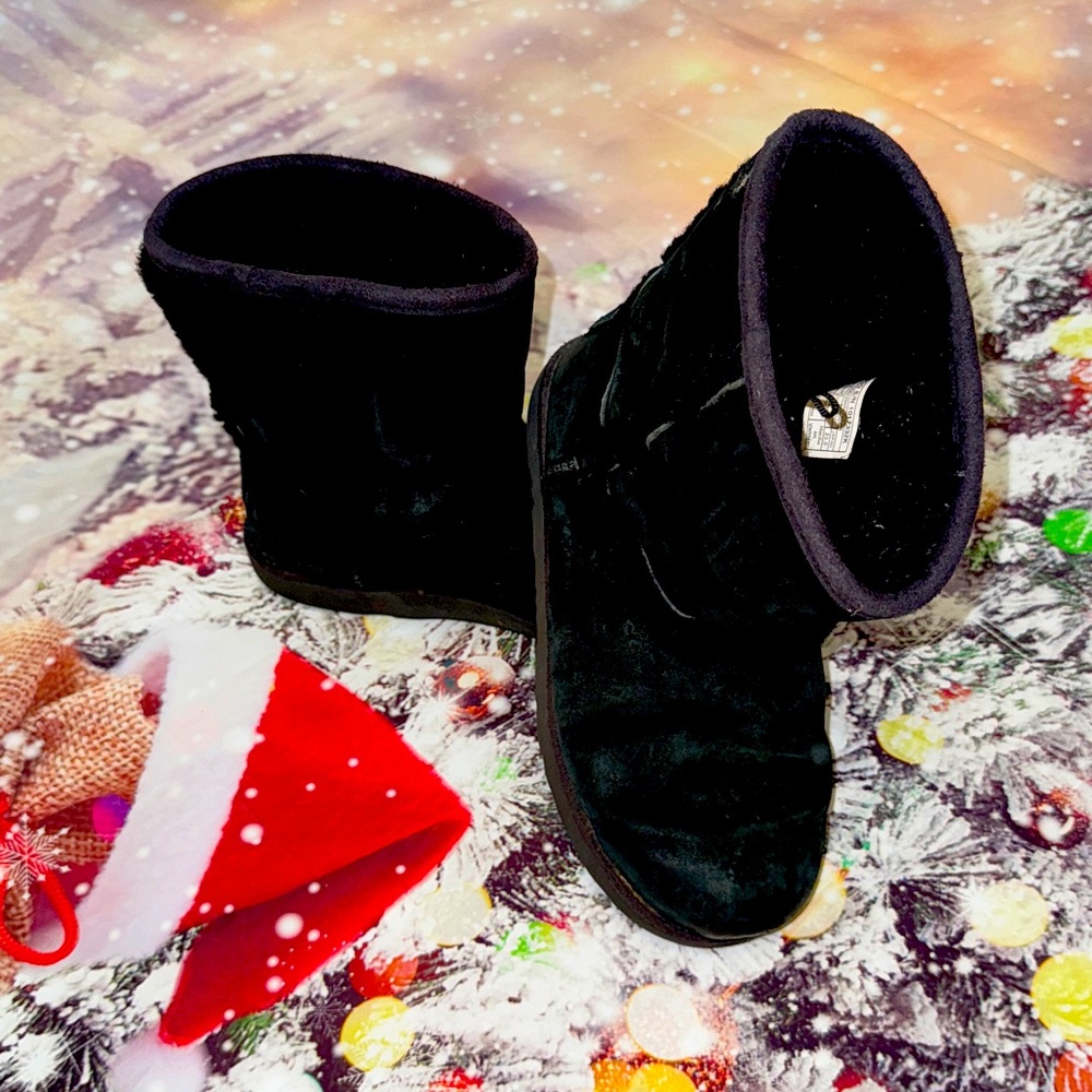 UGG kids black shearling boots size 3